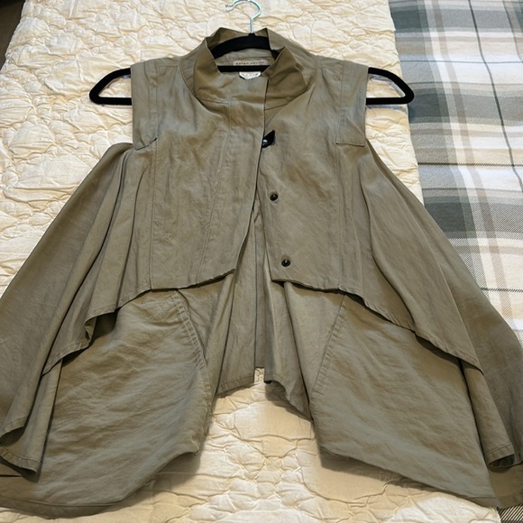 Sarah Pacini Olive Sleeveless Draped Top — Size 8–10 (SP 2) - Picture 9 of 14